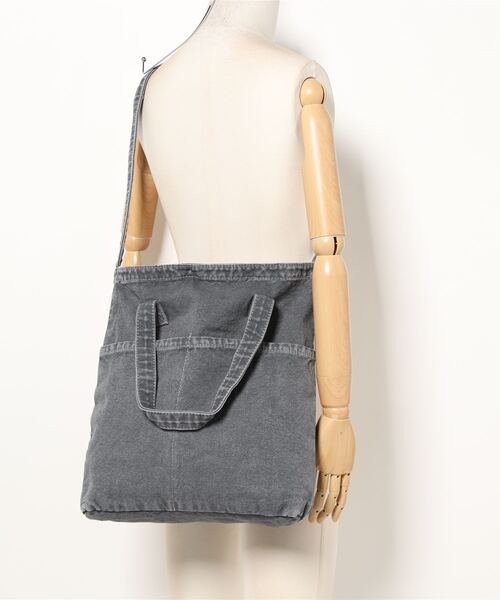 SPINNS（スピンズ）の「ポケット付デニムトートショルダーバッグ（トートバッグ・レディース・ブラック/ブルー・ONESIZE）」の6枚目の写真