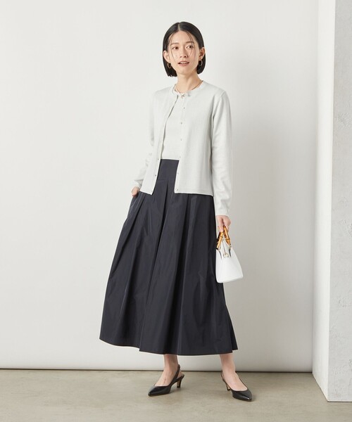 NOLLEY’S Sophi(ノーリーズソフィ)の「《手洗い可能》《アンサンブル対応》ラメクルーネックカーディガン(カーディガン/ボレロ・レディース・ゴールド/サックスブルー/シルバー/ブラック・38/36)」の5枚目の写真