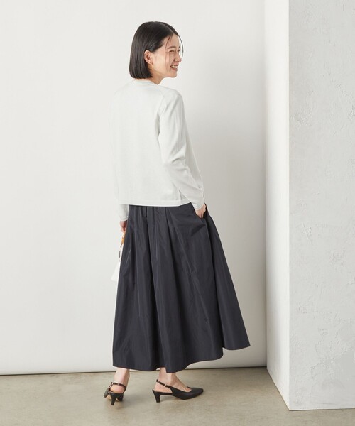 NOLLEY’S Sophi(ノーリーズソフィ)の「《手洗い可能》《アンサンブル対応》ラメクルーネックカーディガン(カーディガン/ボレロ・レディース・ゴールド/サックスブルー/シルバー/ブラック・38/36)」の10枚目の写真