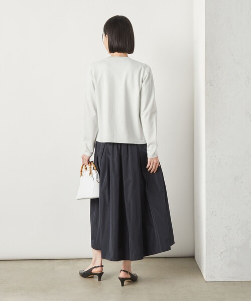 NOLLEY’S Sophi(ノーリーズソフィ)の「《手洗い可能》《アンサンブル対応》ラメクルーネックカーディガン(カーディガン/ボレロ・レディース・ゴールド/サックスブルー/シルバー/ブラック・38/36)」の11枚目の写真