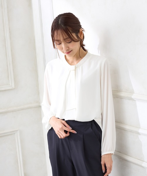 Honeys（ハニーズ）の「ボウタイブラウス（シャツ/ブラウス・レディース・ブラック/グレイッシュベージュ/オレンジ/ブルー/ホワイト・S/M/L/LL/3L）」の7枚目の写真