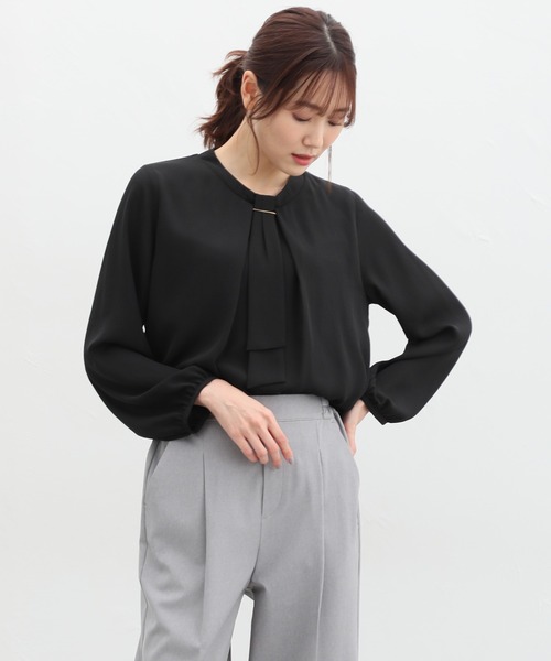 Honeys（ハニーズ）の「ボウタイブラウス（シャツ/ブラウス・レディース・ブラック/グレイッシュベージュ/オレンジ/ブルー/ホワイト・S/M/L/LL/3L）」の10枚目の写真