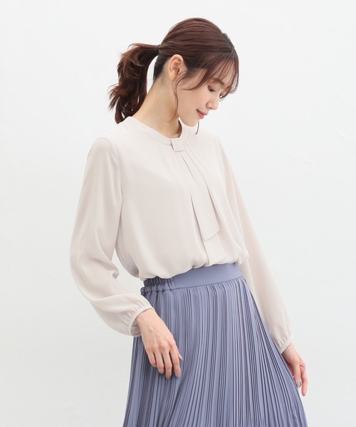 Honeys（ハニーズ）の「ボウタイブラウス（シャツ/ブラウス・レディース・ブラック/グレイッシュベージュ/オレンジ/ブルー/ホワイト・S/M/L/LL/3L）」の19枚目の写真