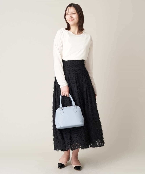 a.v.v(アーヴェヴェ)の「シアークルーネックトップス(Tシャツ/カットソー・レディース・ホワイト/チャコールグレー・42/34/38/40/36)」の5枚目の写真