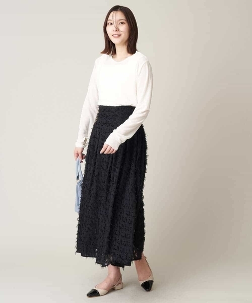 a.v.v(アーヴェヴェ)の「シアークルーネックトップス(Tシャツ/カットソー・レディース・ホワイト/チャコールグレー・42/34/38/40/36)」の6枚目の写真
