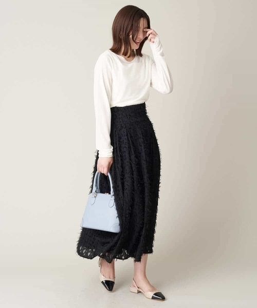 a.v.v(アーヴェヴェ)の「シアークルーネックトップス(Tシャツ/カットソー・レディース・ホワイト/チャコールグレー・42/34/38/40/36)」の7枚目の写真