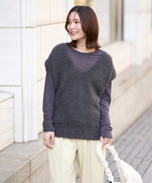 a.v.v(アーヴェヴェ)の「シアークルーネックトップス(Tシャツ/カットソー・レディース・ホワイト/チャコールグレー・42/34/38/40/36)」の14枚目の写真