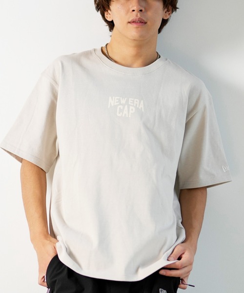 NEW ERA(ニューエラ)の「NEW ERA/ニューエラ 半袖Tシャツ ヘビーウェイト ブランドロゴ 14121876/14121877/14121878(Tシャツ/カットソー・メンズ・グレイッシュベージュ/ブラック/ヘザーグレー・M/L/XL/2XL)」の3枚目の写真