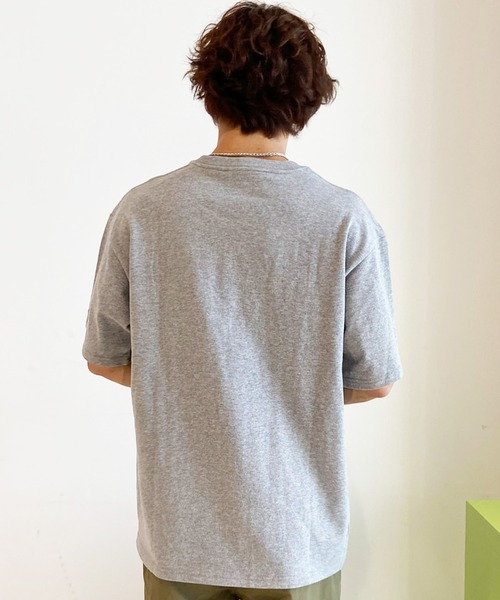 NEW ERA(ニューエラ)の「NEW ERA/ニューエラ 半袖Tシャツ ヘビーウェイト ブランドロゴ 14121876/14121877/14121878(Tシャツ/カットソー・メンズ・グレイッシュベージュ/ブラック/ヘザーグレー・M/L/XL/2XL)」の9枚目の写真