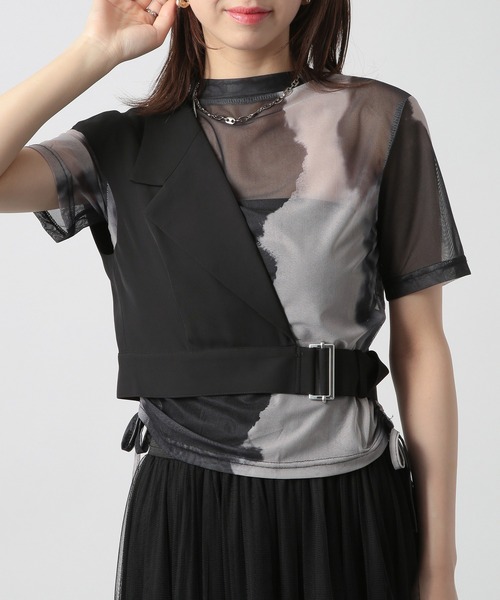 MAISON BREEZE reveur(メゾンブリーズレヴール)の「【MAISON BREEZE reveur】アシンメトリーワンショルダーショートベスト trc(ベスト・レディース・ブラック/ライトオリーブ/グレー・FREE)」の2枚目の写真