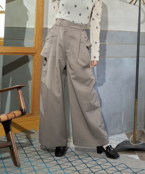 ANDGEEBEE(アンジービー)の「カットアウトワイドパンツ(その他パンツ・レディース・ブラック/アッシュブラウン・FREE)」の1枚目の写真