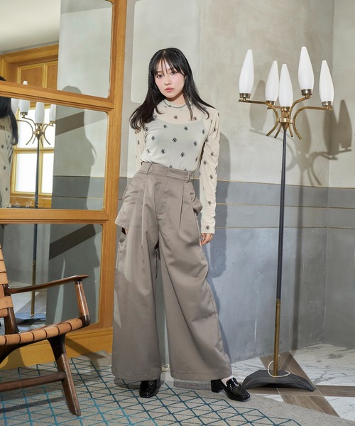 ANDGEEBEE(アンジービー)の「カットアウトワイドパンツ(その他パンツ・レディース・ブラック/アッシュブラウン・FREE)」の3枚目の写真