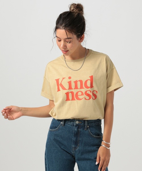 BAYFLOW(ベイフロー)の「ピグメントロゴT(Tシャツ/カットソー・レディース・ダークグレー/ピンク/オフホワイト/チャコールグレー/ブルー/カーキ/サックスブルー/ダークグリーン/ブラック/イエロー/ブルー系その他/ホワイト・X-SMALL/SMALL/MEDIUM)」の16枚目の写真