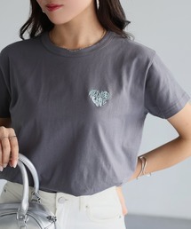 ハートロゴラメ刺繍コンパクトTシャツ