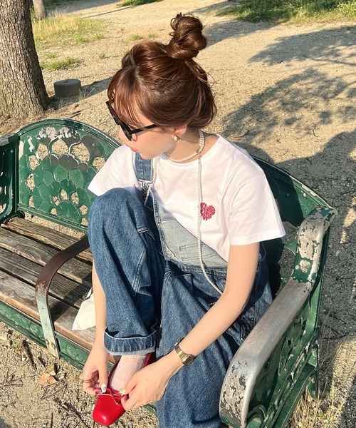 Riberry（リベリー）の「ハートロゴラメ刺繍コンパクトTシャツ（Tシャツ/カットソー・レディース・ホワイト×ブラック/ホワイト×レッド/ブラック×ホワイト/ブラック×グレー/チャコールグレー/ホワイト×シルバー/ホワイト系2/ホワイト系1/グレー系1/ホワイト×パープル/ホワイト×ピンク/ホワイト×イエロー/ホワイト×ブルー/ブラック×レッド/グレー系2・FREE）」の16枚目の写真