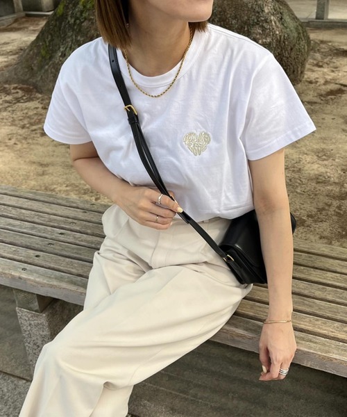 Riberry（リベリー）の「ハートロゴラメ刺繍コンパクトTシャツ（Tシャツ/カットソー・レディース・ホワイト×ブラック/ホワイト×レッド/ブラック×ホワイト/ブラック×グレー/チャコールグレー/ホワイト×シルバー/ホワイト系2/ホワイト系1/グレー系1/ホワイト×パープル/ホワイト×ピンク/ホワイト×イエロー/ホワイト×ブルー/ブラック×レッド/グレー系2・FREE）」の18枚目の写真