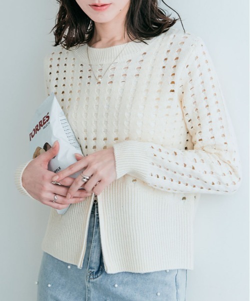 kirakiraShop(キラキラショップ)の「クロシェ編み ハーフジップ ロング スリーブ トップス(ニット/セーター・レディース・ベージュ系その他/アイボリー/ブラック・M)」の2枚目の写真
