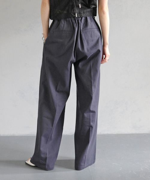 cheriella（シェリエラ）の「【cheriella】WEB限定コットンセンタープレスパンツ WEB LIMITED COTTON CENTER PRESS PANTS（スラックス・レディース・ブラック/アイボリー/ネイビー・FREE）」の5枚目の写真