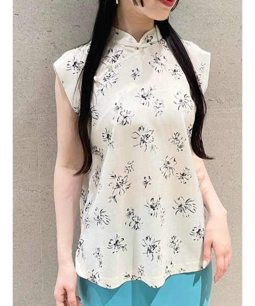 LILY BROWN（リリーブラウン）の「フラワープリントチャイナトップス