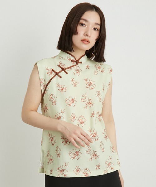 LILY BROWN（リリーブラウン）の「フラワープリントチャイナトップス