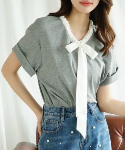Jasmine Grandiflorum(ジャスミングランディフローラム)の「【Jasmine】リボンハーフスリーブTシャツ(Tシャツ/カットソー・レディース・グレー/その他/ホワイト/その他1・FREE)」の1枚目の写真