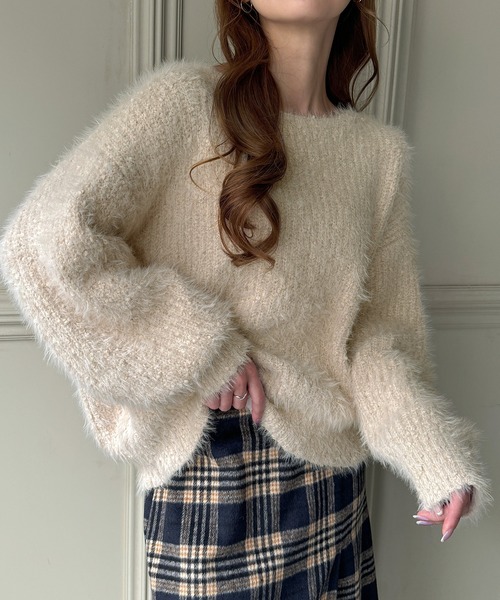 JUNOAH（ジュノア）の「シャギーニットトップス（ニット/セーター・レディース・パープル/グレイッシュベージュ/ブルーグリーン/ホワイト系その他/チャコール・FREE）」の8枚目の写真