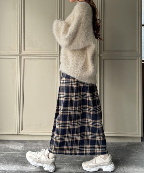 JUNOAH（ジュノア）の「シャギーニットトップス（ニット/セーター・レディース・パープル/グレイッシュベージュ/ブルーグリーン/ホワイト系その他/チャコール・FREE）」の9枚目の写真