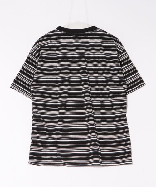 GENXDER（ノンジェンダー）の「【GENXDER】ボーダー柄ルーズフィットTシャツ (SS)（Tシャツ/カットソー・メンズ・ブラック/ホワイト・LARGE/X-LARGE/XX-LARGE）」の3枚目の写真