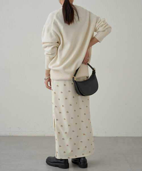 ラウンジドレス　ウールVニット　新品 LOUNGEDRESS（ラウンジドレス）の「WOOL Vニット（ニット