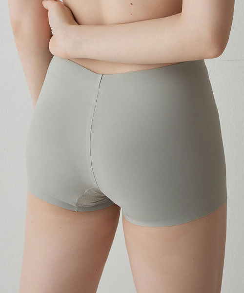 VIVID LADY（ビビッドレディー）の「HUGDAY シームレスVラインボクサーショーツ シームレス（ショーツ・レディース・ブラウン/グレー/アイボリー/ラベンダー/ベージュ系その他/オリーブ/チャコールグレー/ブラック・MEDIUM/X-LARGE/LARGE）」の5枚目の写真