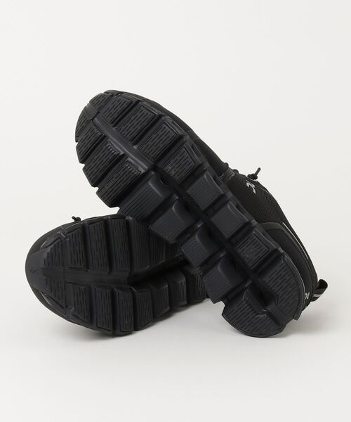 On（オン）の「On/オン　Cloud5 Waterproof (Womens) クラウド5ウォータープルーフ　ウィメンズ（スニーカー・レディース・ブラック・24/25）」の3枚目の写真