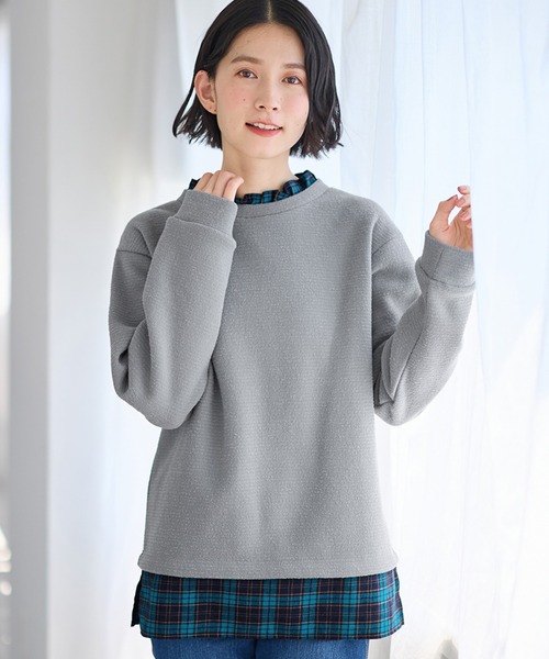 Viola e Viola(ヴィオラエヴィオラ)の「ブークレ裏起毛 レイヤード風プルオーバー(Tシャツ/カットソー・レディース・アイボリー/ブラック/グレー・M/L/LL/3L)」の1枚目の写真