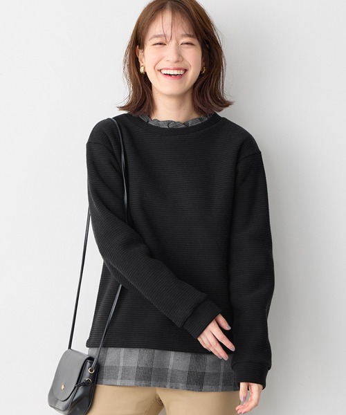 Viola e Viola(ヴィオラエヴィオラ)の「ブークレ裏起毛 レイヤード風プルオーバー(Tシャツ/カットソー・レディース・アイボリー/ブラック/グレー・M/L/LL/3L)」の2枚目の写真