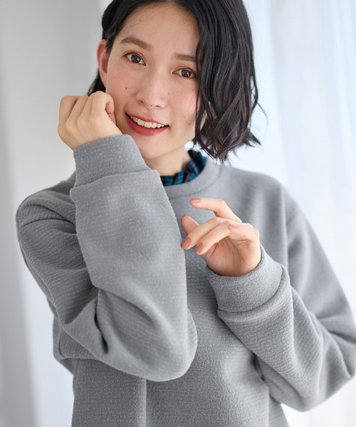 Viola e Viola(ヴィオラエヴィオラ)の「ブークレ裏起毛 レイヤード風プルオーバー(Tシャツ/カットソー・レディース・アイボリー/ブラック/グレー・M/L/LL/3L)」の14枚目の写真