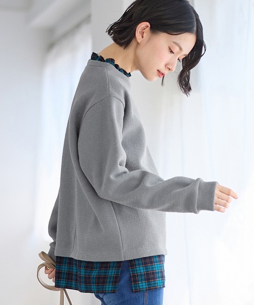 Viola e Viola(ヴィオラエヴィオラ)の「ブークレ裏起毛 レイヤード風プルオーバー(Tシャツ/カットソー・レディース・アイボリー/ブラック/グレー・M/L/LL/3L)」の17枚目の写真