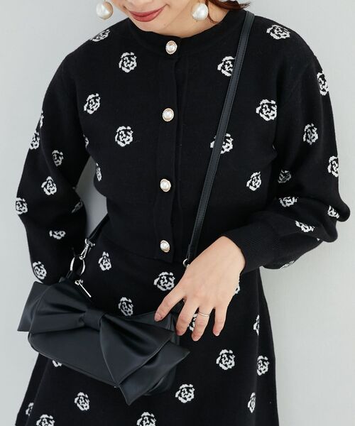 MAJESTIC LEGON（マジェスティックレゴン）の「マルチWAYショルダーリボンバッグ（ショルダーバッグ・レディース・ブラック/アイボリー・FREE）」の4枚目の写真