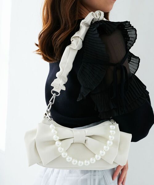 MAJESTIC LEGON（マジェスティックレゴン）の「マルチWAYショルダーリボンバッグ（ショルダーバッグ・レディース・ブラック/アイボリー・FREE）」の12枚目の写真