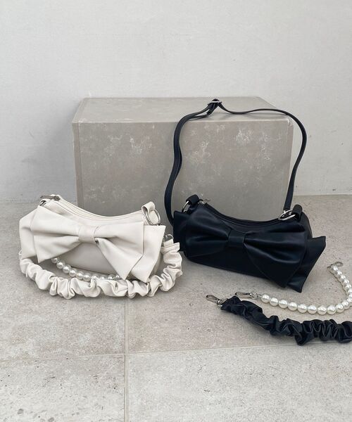 MAJESTIC LEGON（マジェスティックレゴン）の「マルチWAYショルダーリボンバッグ（ショルダーバッグ・レディース・ブラック/アイボリー・FREE）」の13枚目の写真