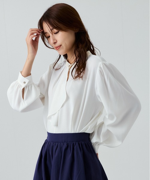 Jayro(ジャイロ)の「ドレープスカーフ衿配色ブラウス(シャツ/ブラウス・レディース・ブルー系その他5/ピンク系その他2/ネイビー/ホワイト・M)」の6枚目の写真