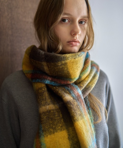 AMERICAN HOLIC（アメリカンホリック）の「アソートシャギーマフラー（マフラー・レディース・チャコールグレー/アイボリー/チェック/その他11・FREE）」の4枚目の写真