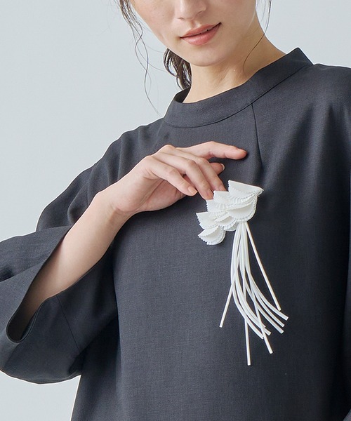 「WHYTO. / ホワイト」 2WAY PLEATS BROOCH（ブローチ/コサージュ）｜WHYTO.（ホワイト）