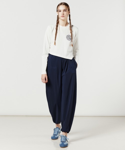 DOUBLE STANDARD CLOTHING(ダブルスタンダードクロージング)の「撥水ナイロンストレッチパンツ(スラックス・レディース・ネイビー/オフホワイト・38/36)」の17枚目の写真