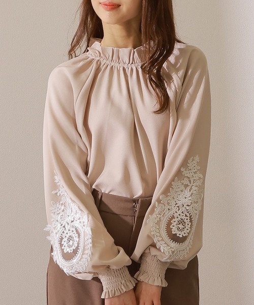 Lace Ladies（レースレディース）の「袖レース スタンドカラー 長袖 ギャザー ブラウス（シャツ/ブラウス・レディース・ネイビー/ベージュ/ホワイト/ブラック・FREE/S）」の6枚目の写真