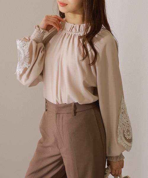 Lace Ladies（レースレディース）の「袖レース スタンドカラー 長袖 ギャザー ブラウス（シャツ/ブラウス・レディース・ネイビー/ベージュ/ホワイト/ブラック・FREE/S）」の8枚目の写真