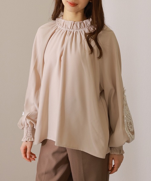 Lace Ladies（レースレディース）の「袖レース スタンドカラー 長袖 ギャザー ブラウス（シャツ/ブラウス・レディース・ネイビー/ベージュ/ホワイト/ブラック・FREE/S）」の9枚目の写真