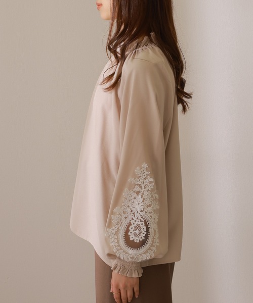 Lace Ladies（レースレディース）の「袖レース スタンドカラー 長袖 ギャザー ブラウス（シャツ/ブラウス・レディース・ネイビー/ベージュ/ホワイト/ブラック・FREE/S）」の10枚目の写真