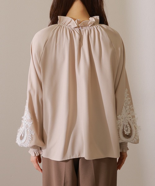 Lace Ladies（レースレディース）の「袖レース スタンドカラー 長袖 ギャザー ブラウス（シャツ/ブラウス・レディース・ネイビー/ベージュ/ホワイト/ブラック・FREE/S）」の11枚目の写真