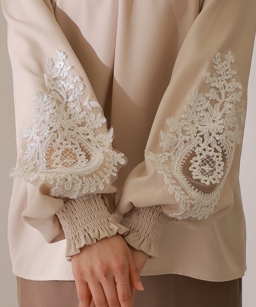 Lace Ladies（レースレディース）の「袖レース スタンドカラー 長袖 ギャザー ブラウス（シャツ/ブラウス・レディース・ネイビー/ベージュ/ホワイト/ブラック・FREE/S）」の14枚目の写真