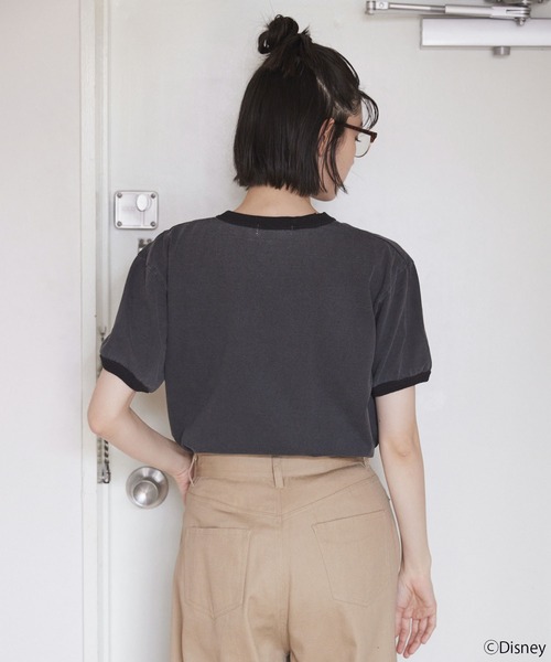 Disney(ディズニー)の「【Unblend】【GOOD ROCK SPEED】グッドロックスピード 別注 / MICKEY MOUSE / ミッキーマウス / フロッキープリントTシャツ(Tシャツ/カットソー・レディース・ネイビー/チャコール・L)」の22枚目の写真