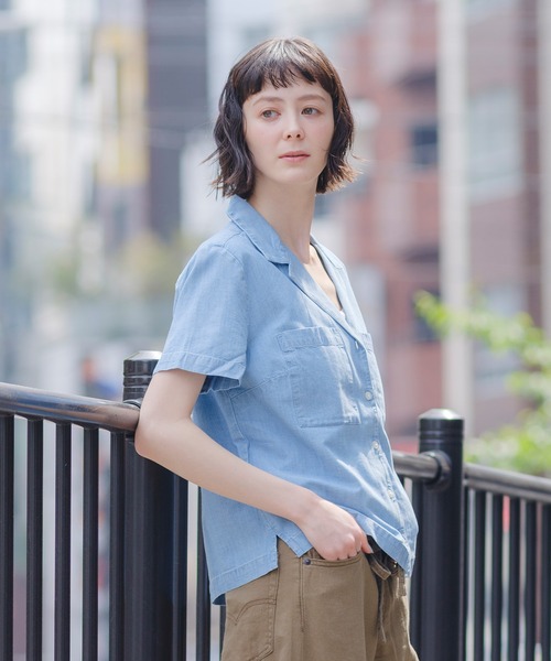 Levi's(リーバイス)の「Levi's/リーバイス SONNY キャンプシャツ ミディアムインディゴ(シャツ/ブラウス・レディース・インディゴブルー・XS/S/M)」の1枚目の写真